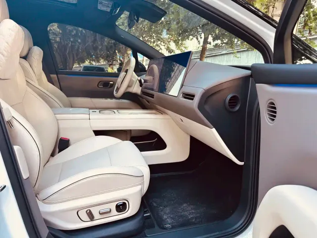 Li Auto i6 — Фото автомобиля 7
