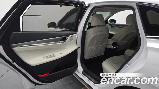 Hyundai Grandeur Grandeur (New) Hybrid — Фото автомобиля 16