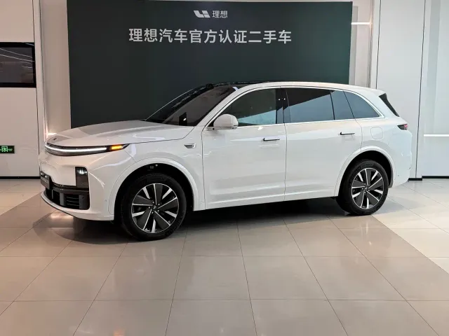 Li Auto L7 — Фото автомобиля 6