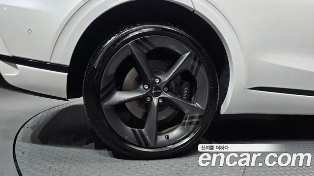 Genesis GV70 — Фото автомобиля 5
