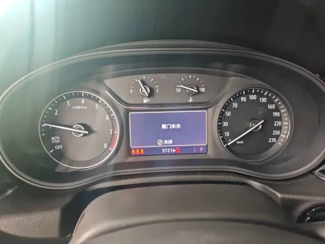 Buick Regal — Фото автомобиля 11