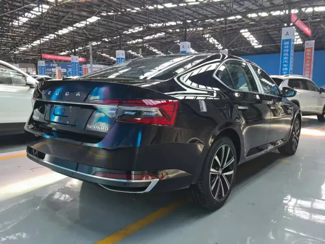 Skoda Superb — Фото автомобиля 6