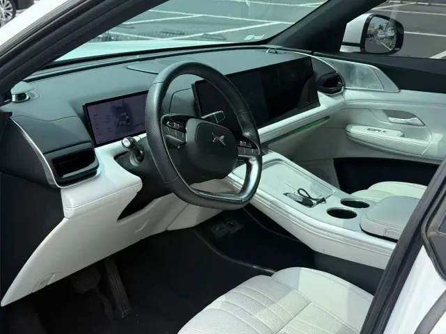 Xpeng G9 — Фото автомобиля 21
