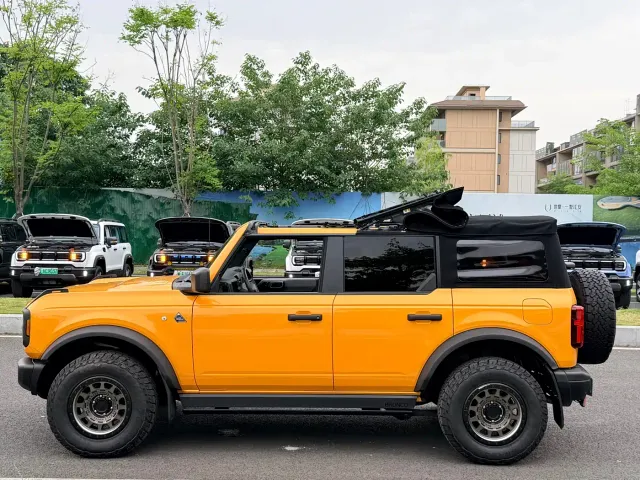 Ford Bronco — Фото автомобиля 15
