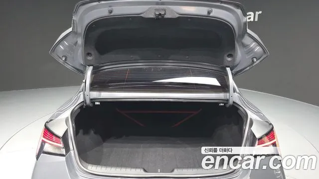 Hyundai AVANTE — Фото автомобиля 20
