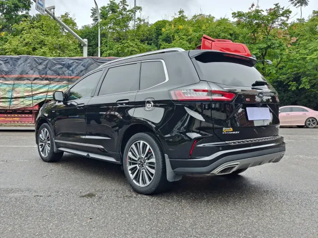 Ford Edge — Фото автомобиля 12