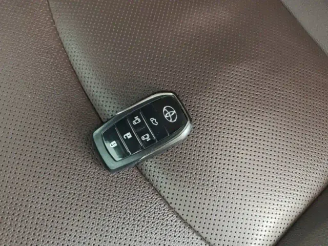 Toyota Sienna — Фото автомобиля 8