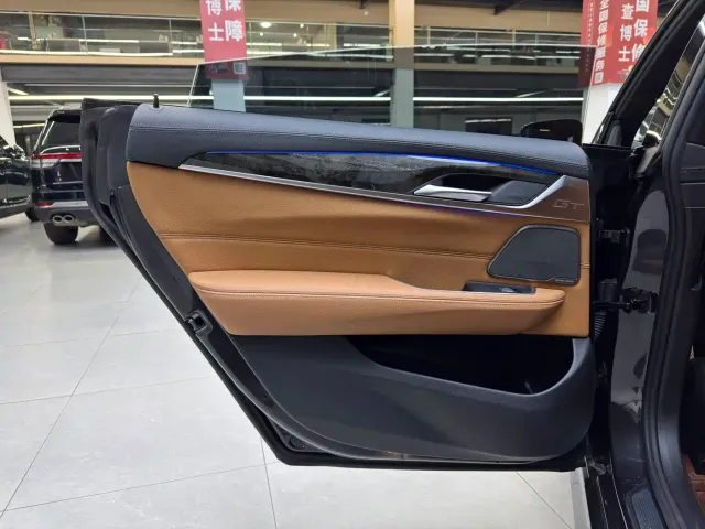 BMW 6 Series Gran Turismo — Фото автомобиля 15