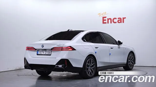 Фотография автомобиля — BMW 5 Series G60