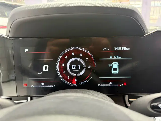 Hyundai Elantra — Фото автомобиля 10