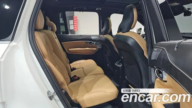 Volvo XC90 — Фото автомобиля 17