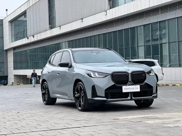 BMW X3 M50 — Фото автомобиля 3