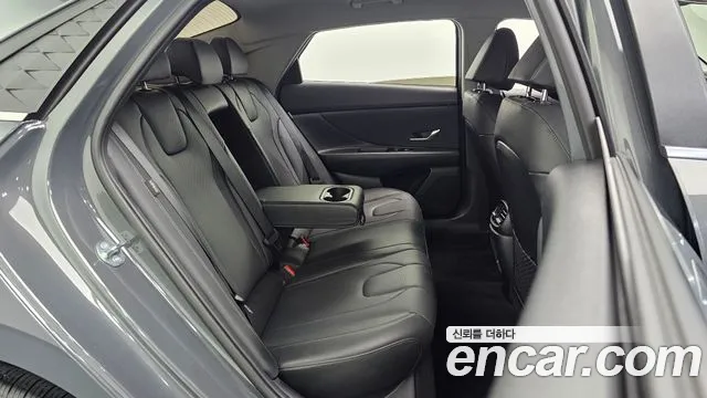 Hyundai AVANTE Новый Avante (CN7) — Фото автомобиля 11