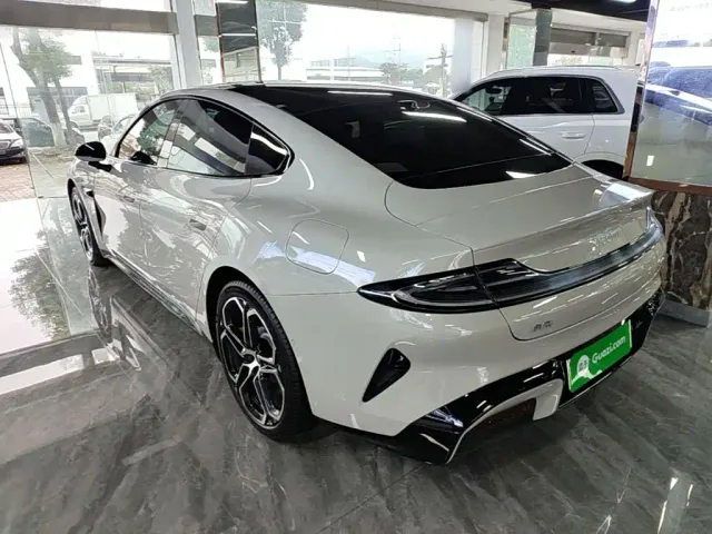 Xiaomi SU7 — Фото автомобиля 4