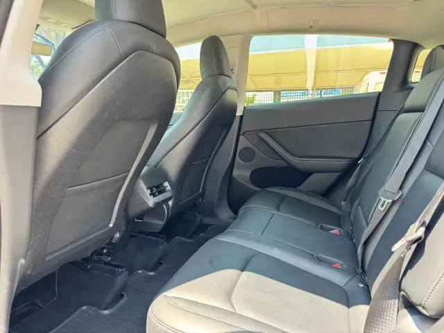 Tesla Model Y — Фото автомобиля 7