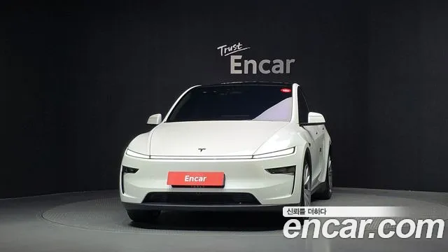 Tesla Model Y — Фото автомобиля 3