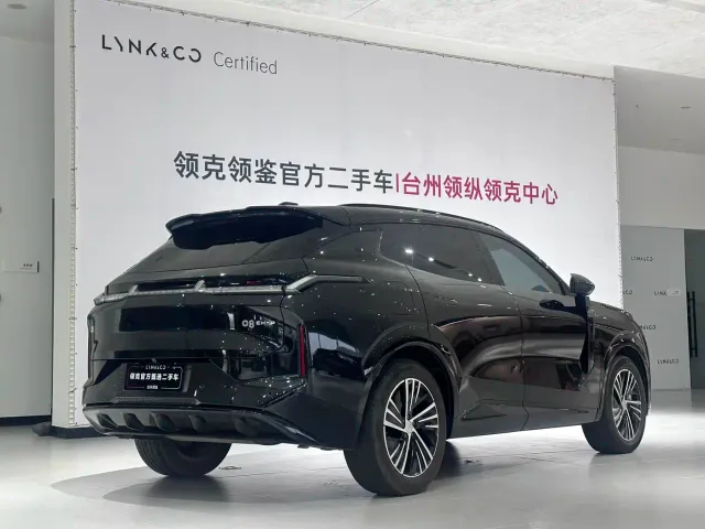 Lynk & Co 08 EM-P — Фото автомобиля 16