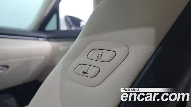Genesis GV70 — Фото автомобиля 25