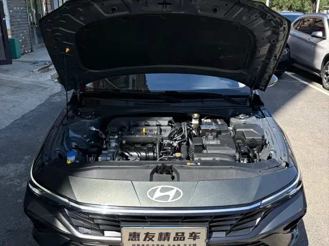 Hyundai Elantra — Фото автомобиля 15