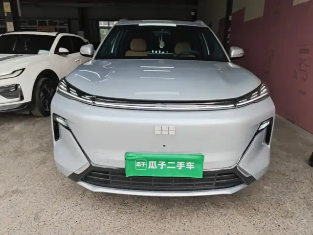 Geely Galaxy Starship 7 EM-i — Фото автомобиля 2