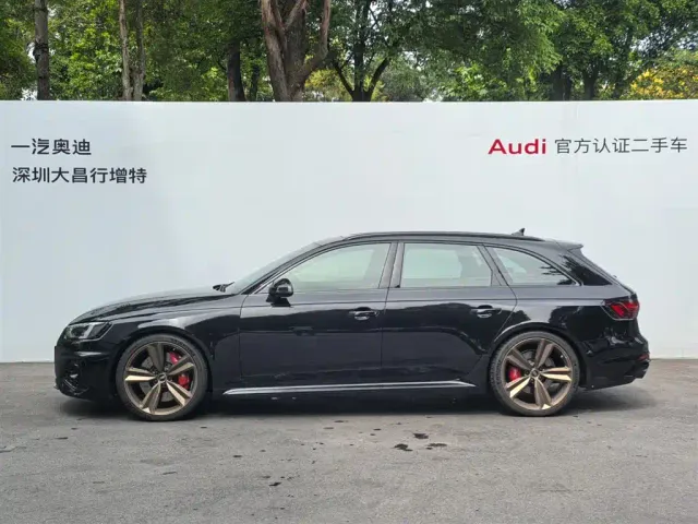 Audi RS 4 — Фото автомобиля 6