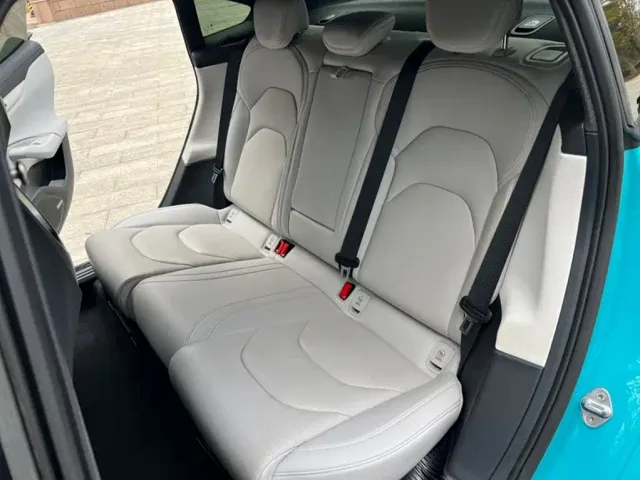 Xiaomi SU7 — Фото автомобиля 17