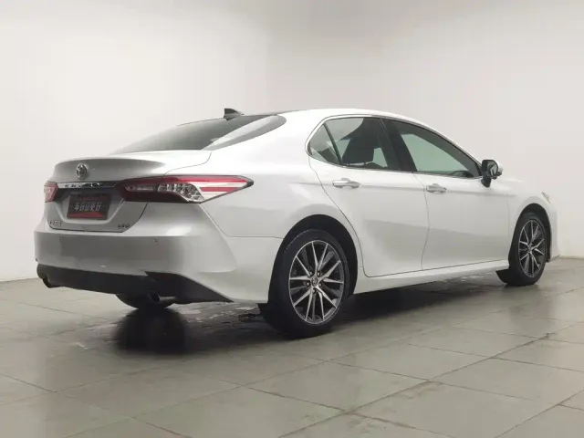 Toyota Camry — Фото автомобиля 2