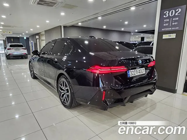 BMW 5 Series G60 — Фото автомобиля 2