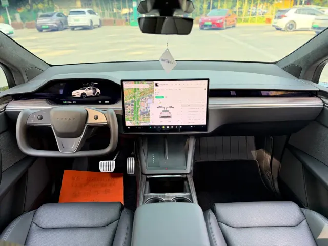 Tesla Model X — Фото автомобиля 5