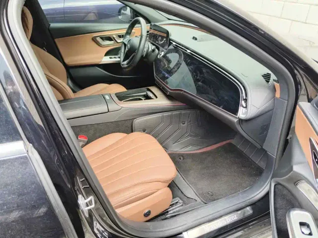 Mercedes-Benz E-Class — Фото автомобиля 13