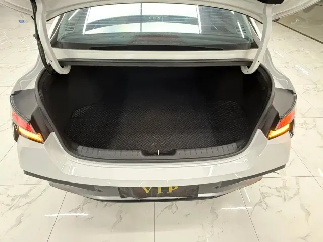 Hyundai Elantra — Фото автомобиля 10