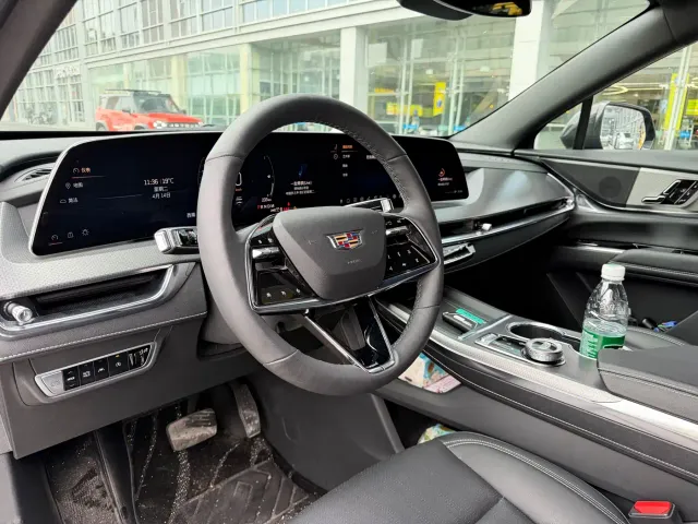 Cadillac XT5 — Фото автомобиля 18