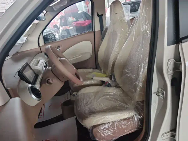 Wuling Hongguang Mini EV — Фото автомобиля 11