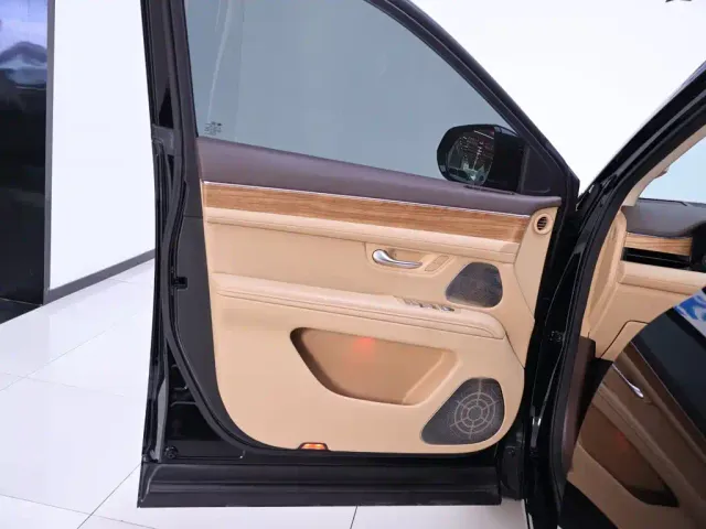 Aito M7 — Фото автомобиля 18