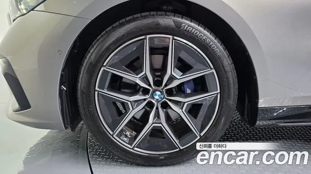 BMW 5 Series G60 — Фото автомобиля 4