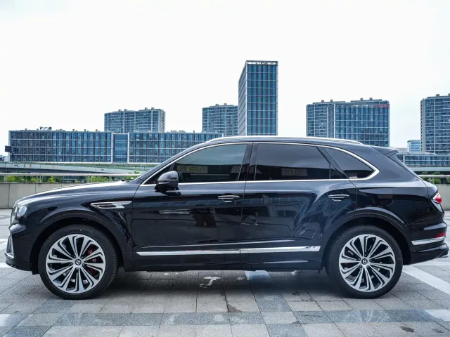 Bentley Bentayga — Фото автомобиля 7