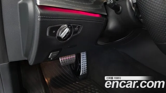 Mercedes-Benz AMG GT 4 двери 43 4MATIC+ — Фото автомобиля 16
