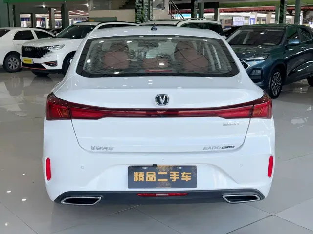 Changan Eado — Фото автомобиля 5