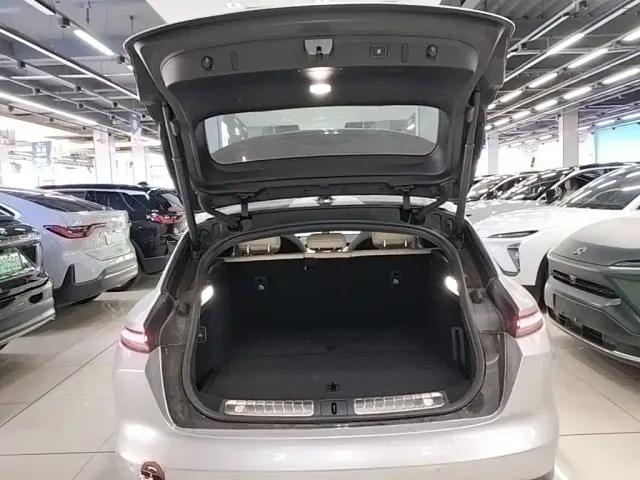 Nio ET5 Touring — Фото автомобиля 18