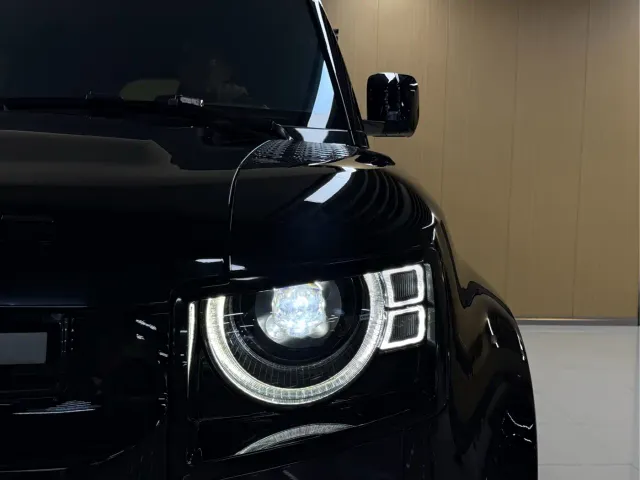 Land Rover Defender — Фото автомобиля 17