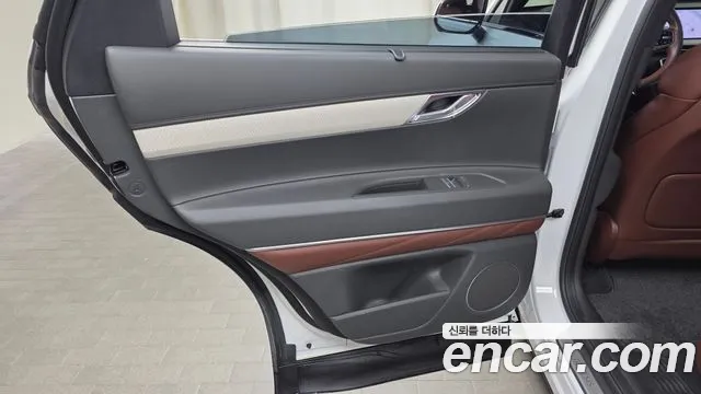 Genesis GV80 — Фото автомобиля 14