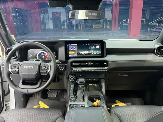 Toyota Prado — Фото автомобиля 9