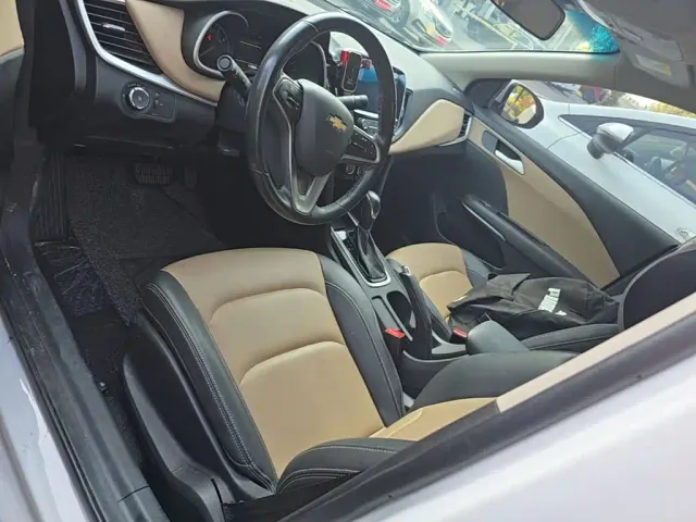 Chevrolet Monza — Фото автомобиля 14