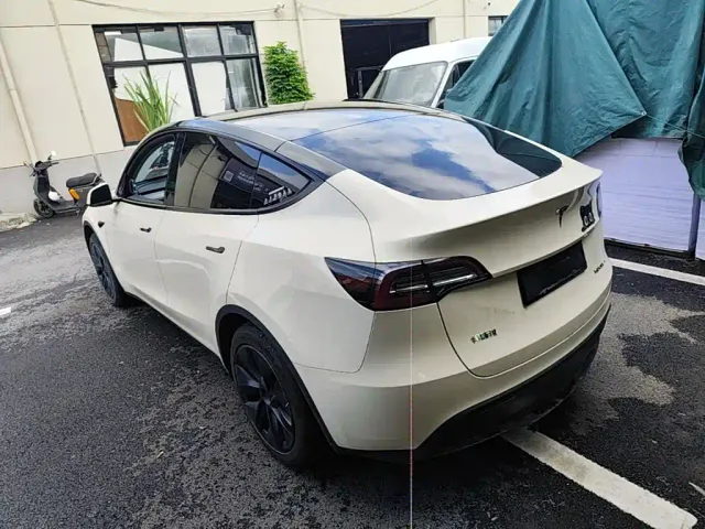Tesla Model Y — Фото автомобиля 4
