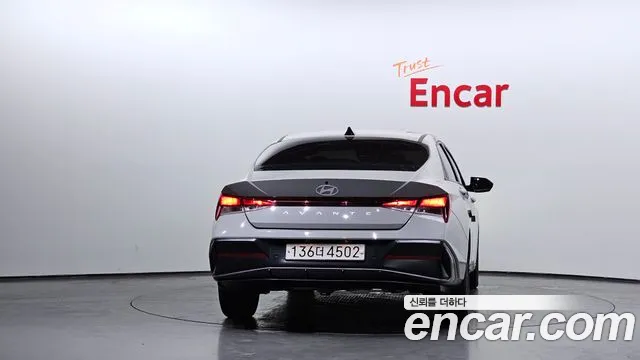 Hyundai Avante CN7 — Фото автомобиля 4