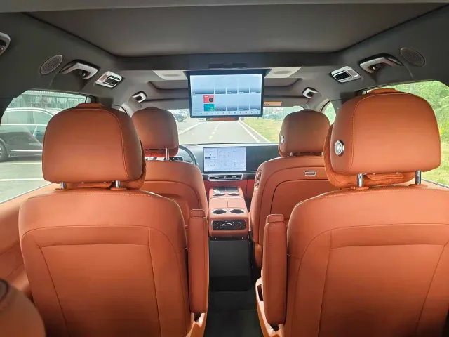 Li Auto L8 — Фото автомобиля 6