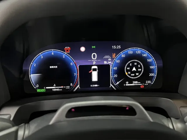 Toyota Alphard — Фото автомобиля 24