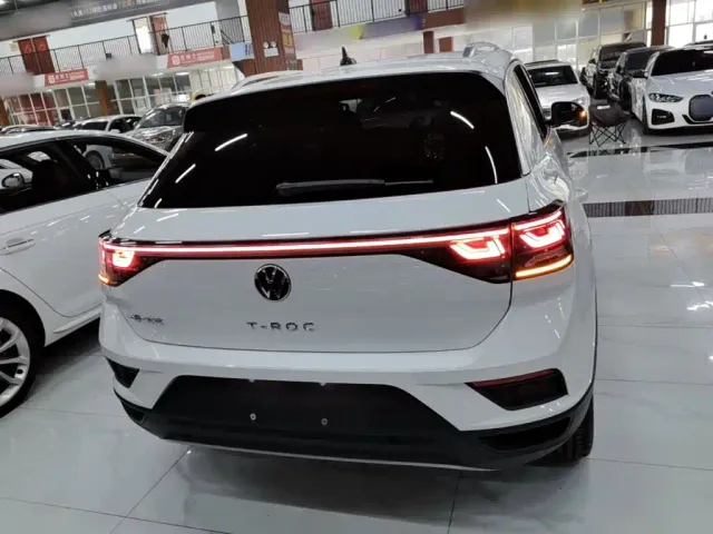 Volkswagen T-Roc — Фото автомобиля 5