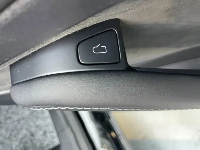 Tesla Model 3 — Фото автомобиля 17