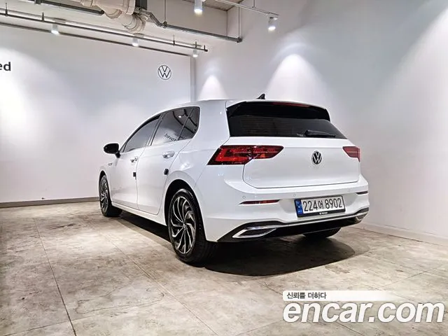 Volkswagen Golf — Фото автомобиля 2
